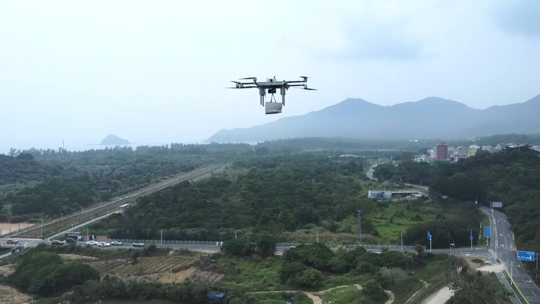 深圳東西涌開通景區(qū)無人機(jī)索降投送服務(wù)專線